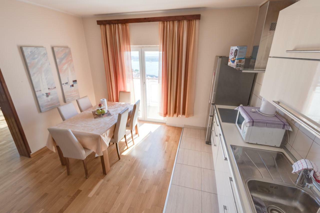 Lara Apartment Šibenik Eksteriør billede